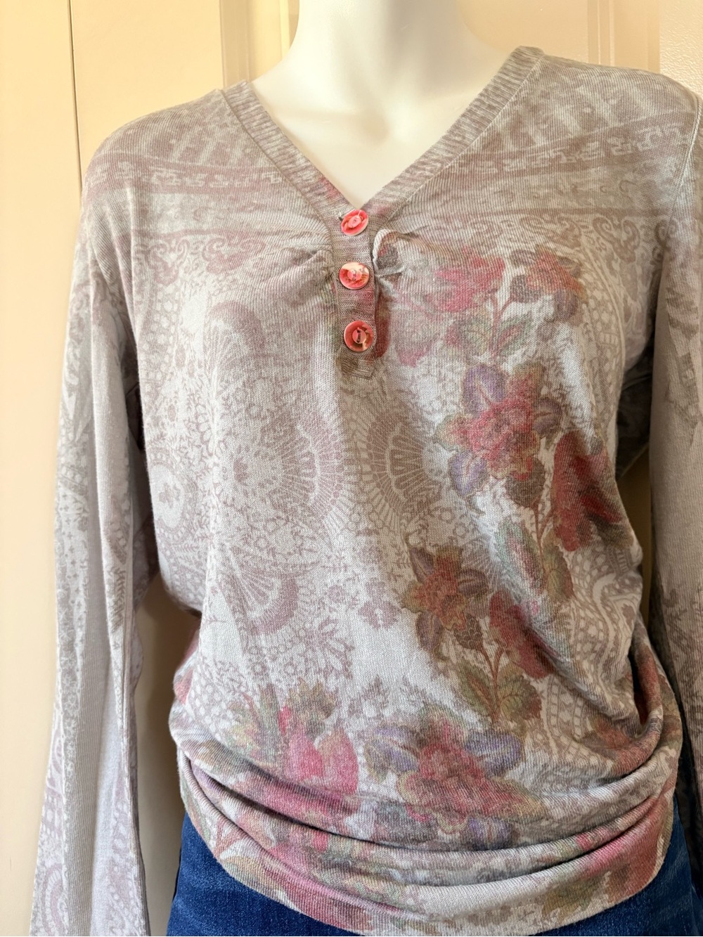 Women's Floral Henley Long-Sleeve Top - Gray with Pink Accents, size XL